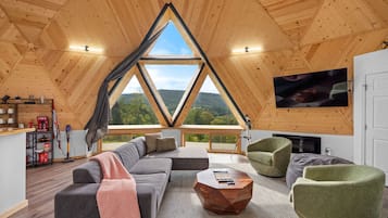 Smart TV, lareira, videogames, pebolim