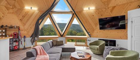 Smart-TV, peis, videospill og fotballspill