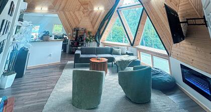 ⭐️Lunar Lookout ⭐️ Geodesic Dome on 8 acres with HOT TUB!