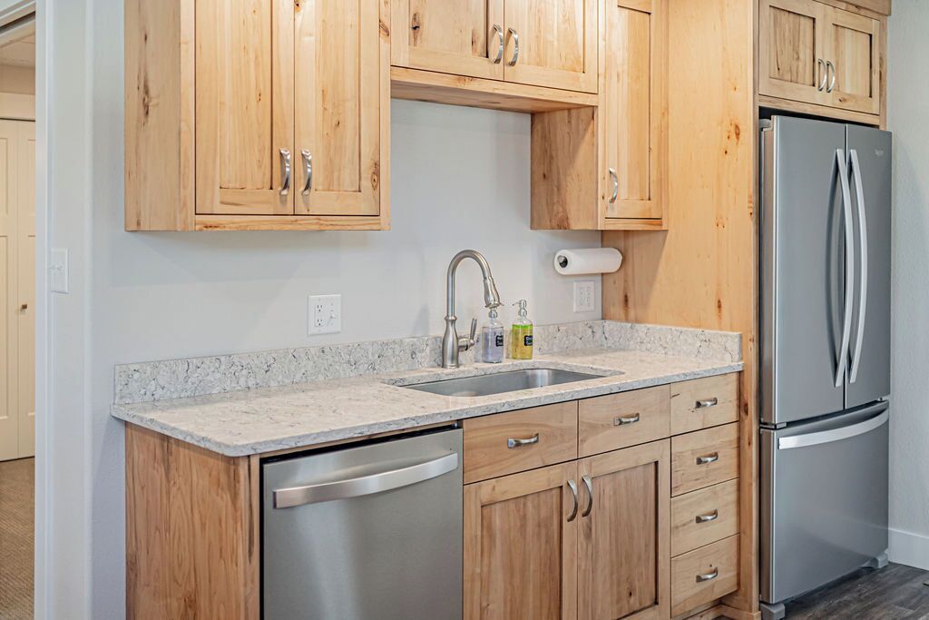 冰箱、微波炉、烤箱、炉灶