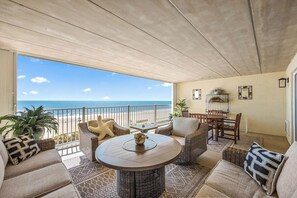 Interior - Oceanfront 2 Bedroom-MassiveBalcony-Sleeps8-Linens (Ocean City)
