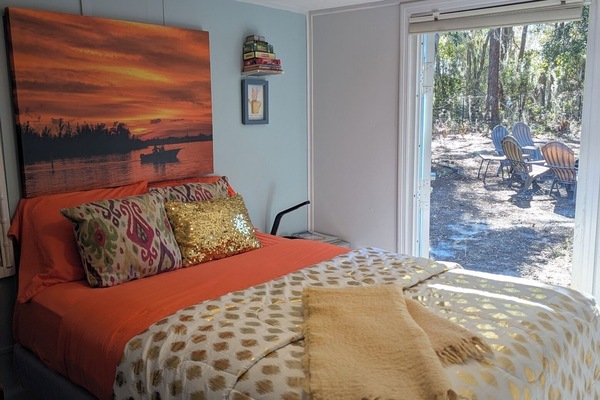 Confortable Full Bed