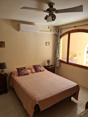 3 bedrooms, iron/ironing board, travel crib, free WiFi