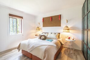 3 chambres, fer et planche à repasser, Wi-Fi, draps fournis