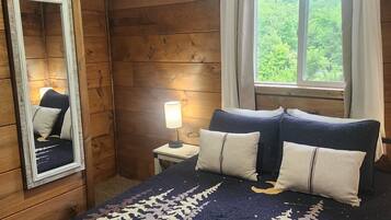 3 bedrooms, iron/ironing board, travel crib, free WiFi