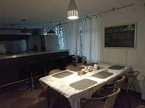 Computer monitors, printers - Backpackers La Terraza (Bogotá)