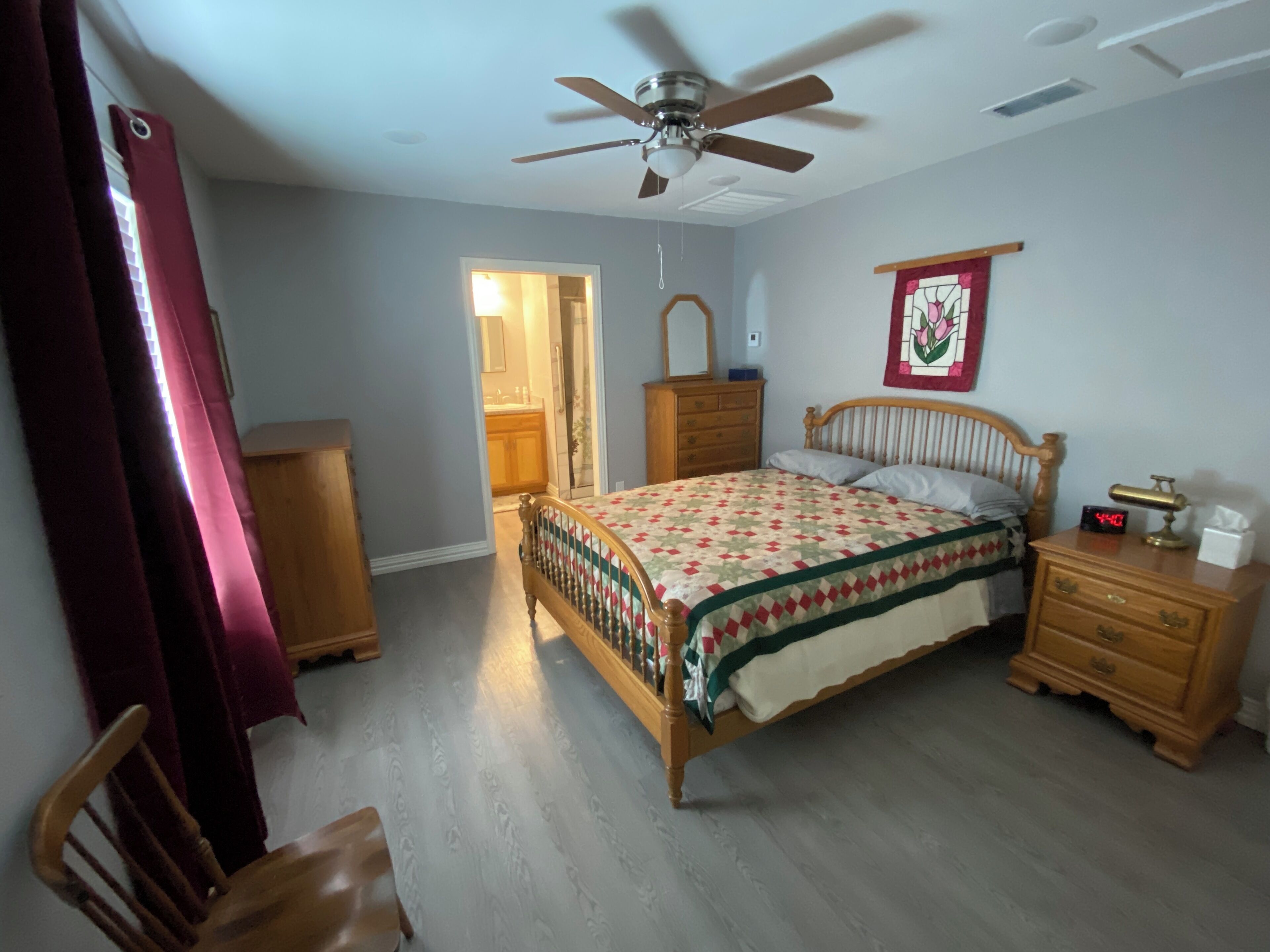 3 habitaciones, tabla de planchar con plancha y wifi gratis 