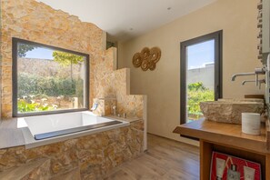 Hårtørrer, håndklæder