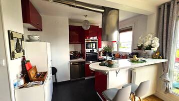 Micro-ondes, four, plaque de cuisson, lave-vaisselle