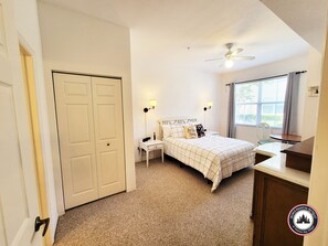 3 chambres, fer et planche à repasser, lit parapluie, Wi-Fi gratuit