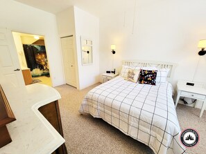 3 slaapkamers, een strijkplank/strijkijzer, reisbedje, gratis wifi