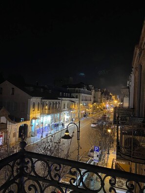 3 bedrooms, individually decorated, individually furnished - Hotel The Builder 124 (Tbilisi)