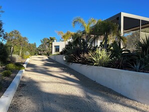 Property grounds - Luxury villa Côte d'Azur (Roquefort-les-Pins)