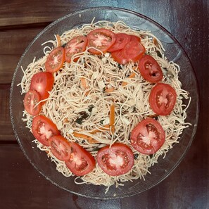 매일 주문 요리 아침 식사(1인당 USD 5)