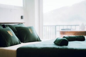 家庭客房, 山景 | 迷你吧、房內夾萬、書桌、熨斗/熨衫板
