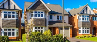 Charming 4BR Chester Sleeps 10 | Contractor Stays