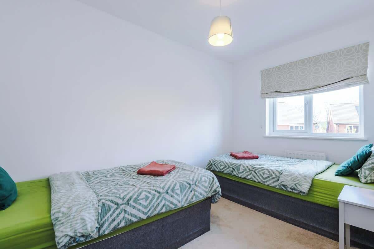 4 bedrooms, iron/ironing board, travel cot, free WiFi