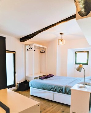 2 sovrum, strykjärn/strykbräda, wi-fi och sängkläder