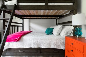 5 bedrooms, desk, iron/ironing board, WiFi