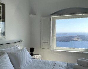 1 bedroom, in-room safe, iron/ironing board, free WiFi