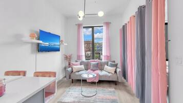 Smart TV y chimenea