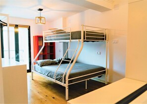 2 Schlafzimmer, Bügeleisen/Bügelbrett, WLAN, Bettwäsche