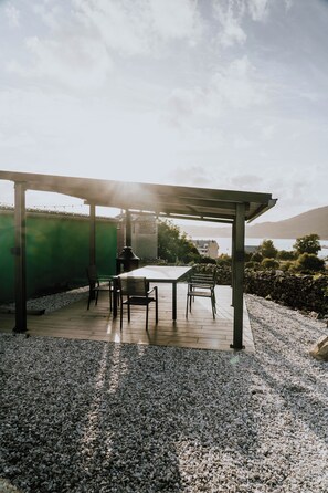 屋外ダイニングエリア