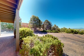 Property grounds - Privacy and stunning views await at this spacious Santa Fe retreat near plaza (Santa Fe)