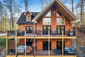 Exterior - 4 Kings & 4 Twins/EV Charger/5Mi. to PF/8 Mi. to Gat (Sevierville)