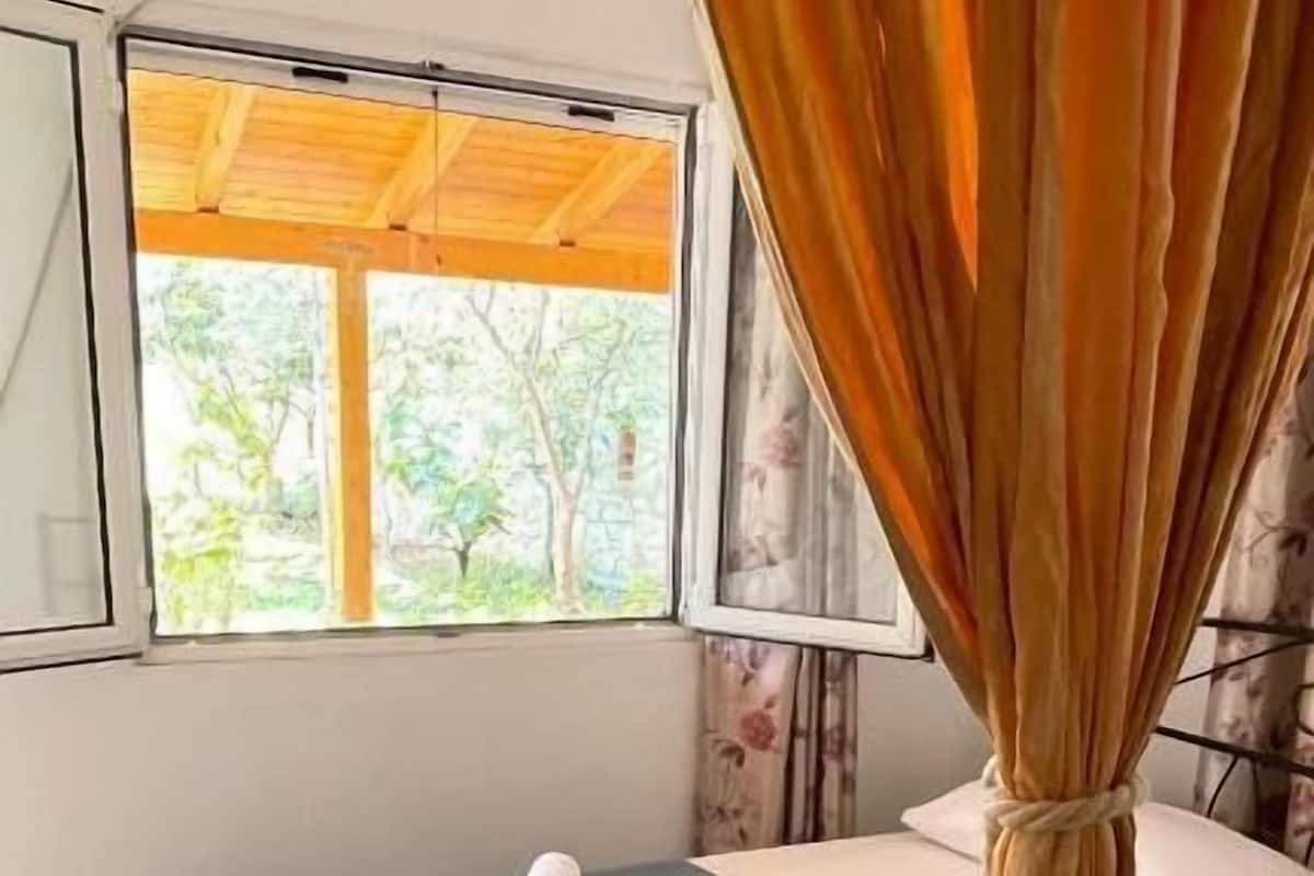 Kahden hengen huone | Yksilöllisesti sisustettu, ilmainen Wi-Fi