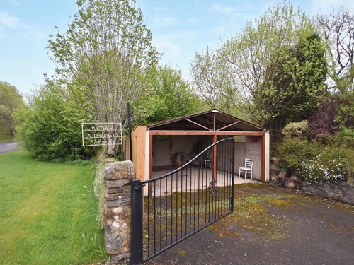 Nether Auchlinsky Cottage