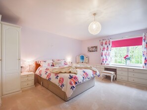 4 Schlafzimmer, kostenloses WLAN, Bettwäsche