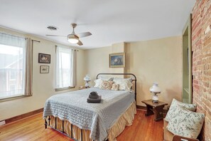 4 Schlafzimmer, Schreibtisch, Bügeleisen/Bügelbrett, kostenloses WLAN