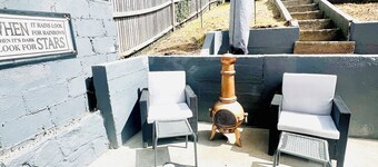 modern Bungalow with hot tub, garden, bbq & Netflix 10 min drive to city centre