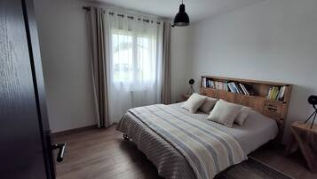 3 bedrooms, iron/ironing board, travel cot, WiFi