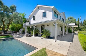 Exterior - Beautiful Valley Floor Home with Pool, Bocce and Pool House & Home Gym (St. Helena)