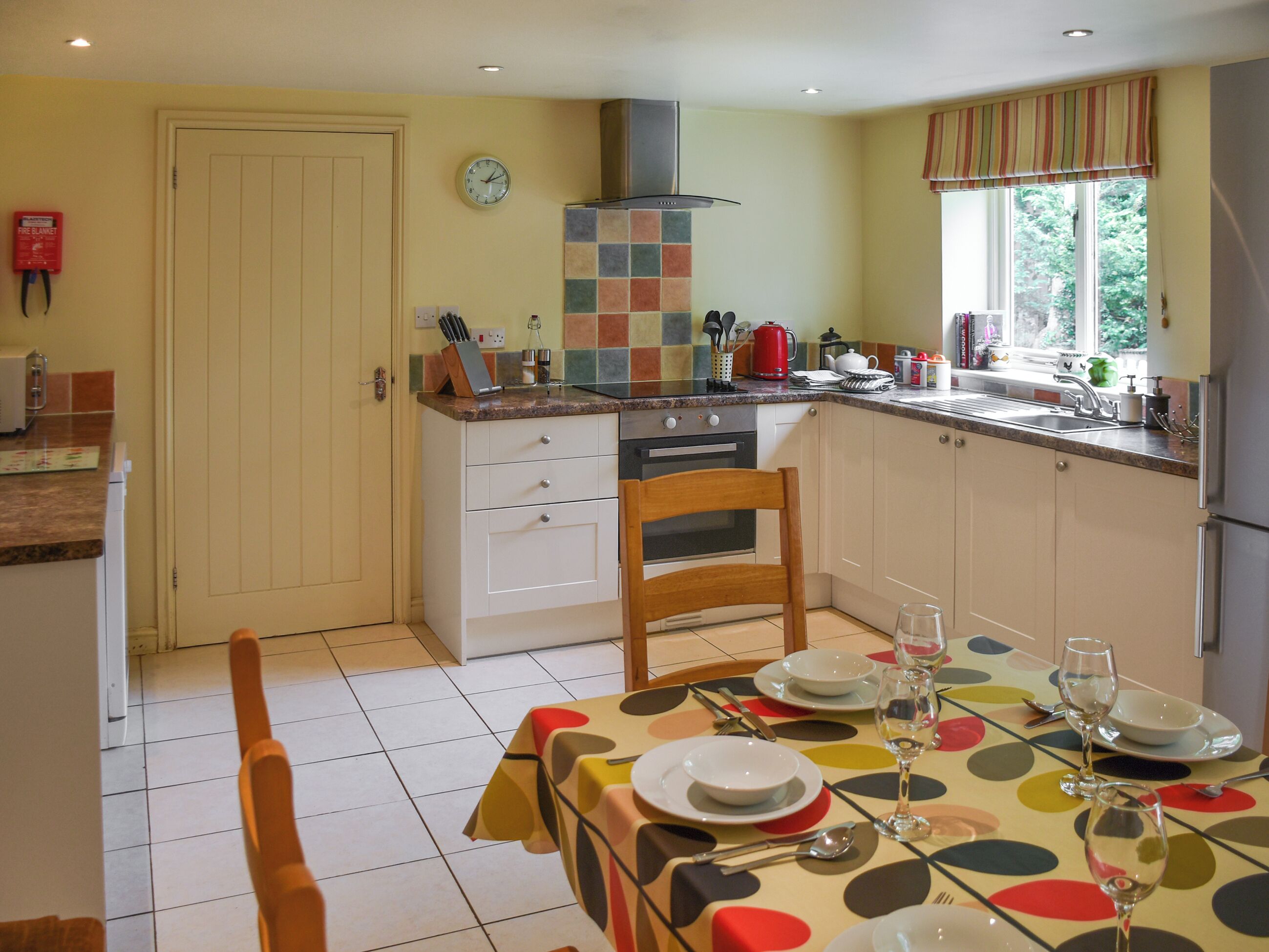 Dishwasher, high chair