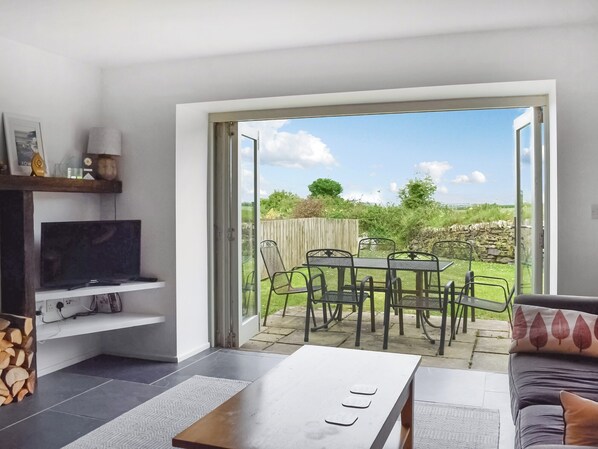 Fireplace - 3 bedroom accommodation in Padstow (Padstow)