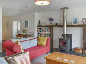 Fireplace - 3 bedroom accommodation in Padstow (Padstow)