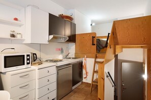 Fridge, microwave, stovetop, electric kettle