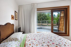 1 bedroom, bed sheets - Apartment 'Pino' with Mountain View, Private Terrace and Shared Garden (Pila)