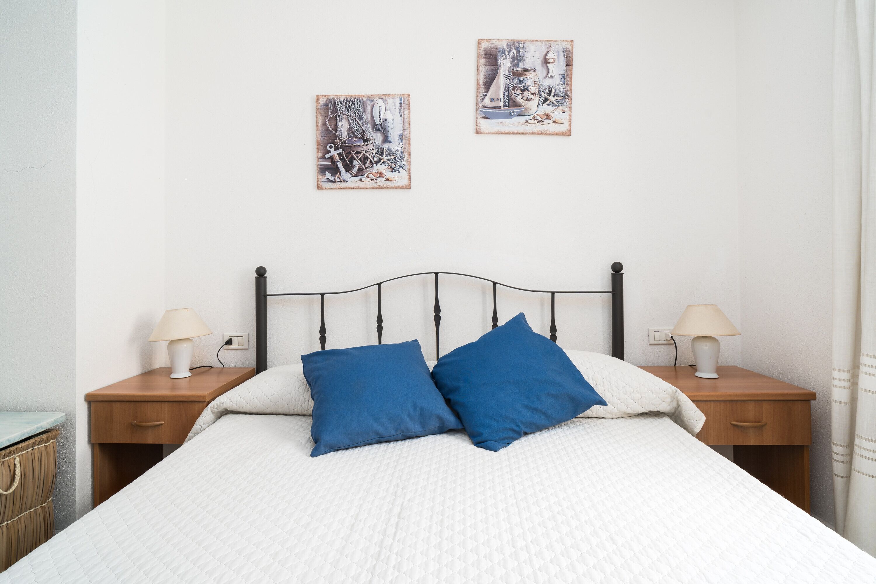 2 bedrooms, bed sheets