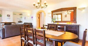 Dining - Country House 'Can Biel' with Mountain View, Private Pool and Wi-Fi (Illes Balears)