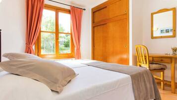 6 Schlafzimmer, Bügeleisen/Bügelbrett, kostenloses WLAN, Bettwäsche