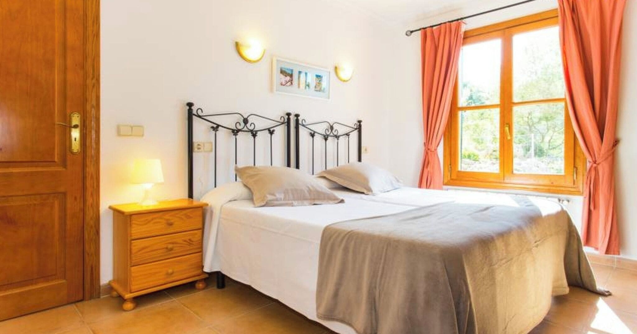 6 habitaciones, tabla de planchar con plancha y wifi gratis 