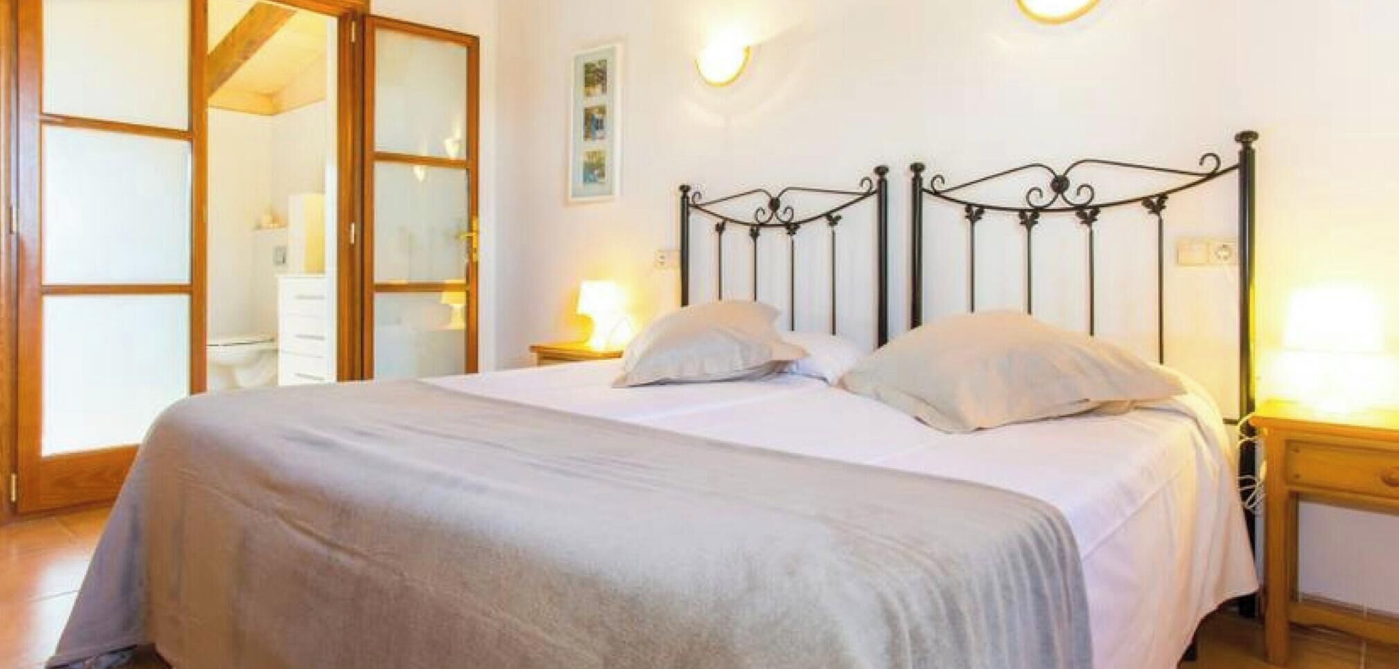 6 slaapkamers, een strijkplank/strijkijzer, gratis wifi, beddengoed