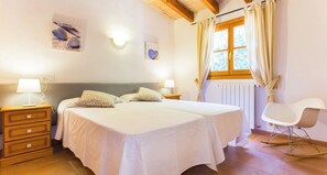 2 多间卧室、熨斗/熨衣板、免费 WiFi、床单