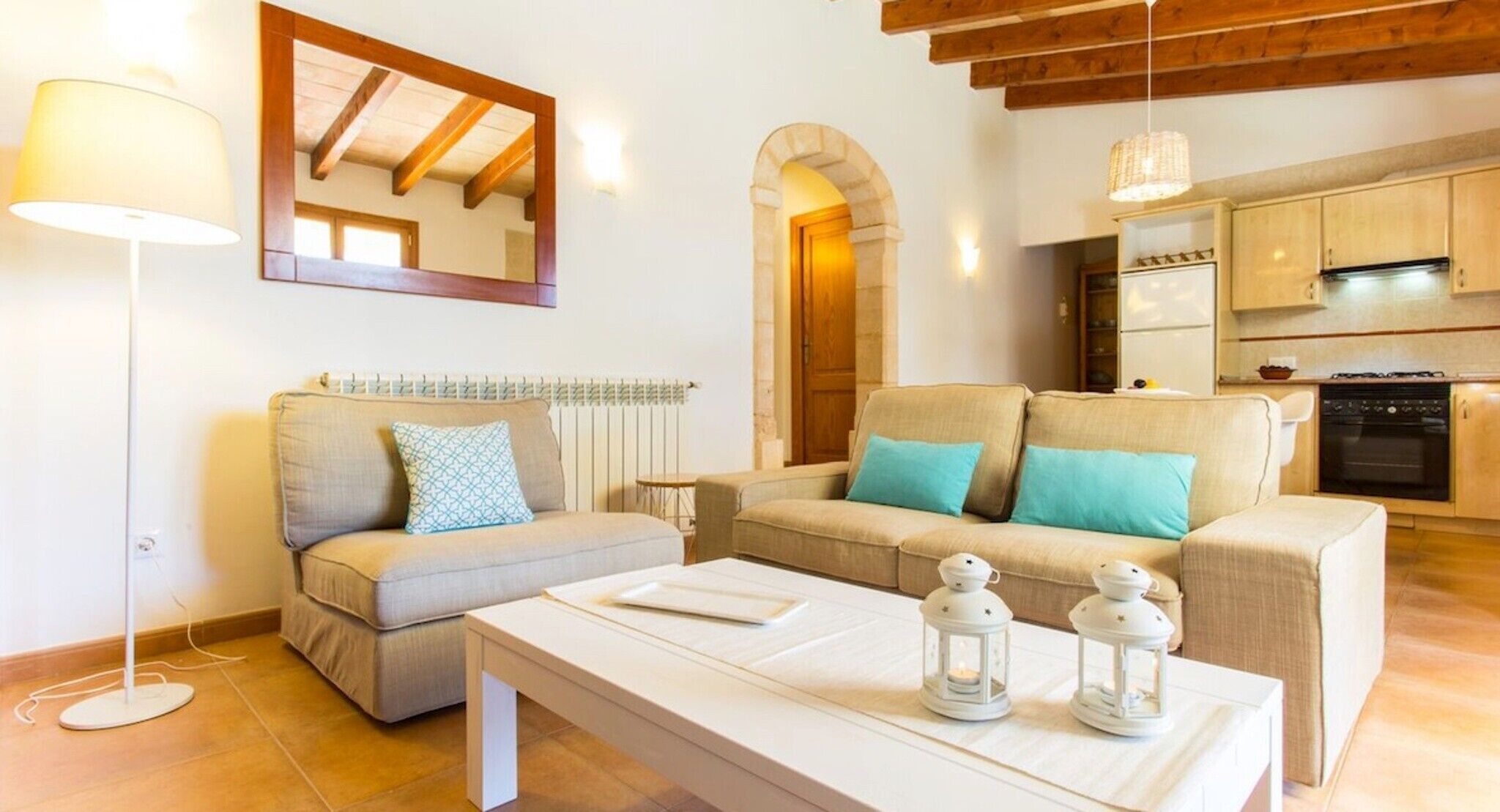 Televisión, chimenea, mesa de ping pong