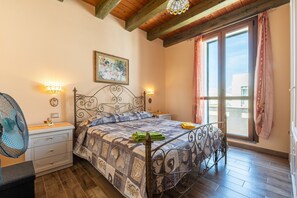 1 camera, ferro/asse da stiro, Wi-Fi gratuito, lenzuola