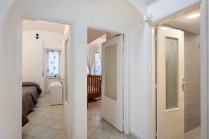1 bedroom, iron/ironing board, free WiFi, bed sheets - Apartment 'Penisola  2' with Shared Terrace, Wi-Fi and Air Conditioning (Vico Equense)
